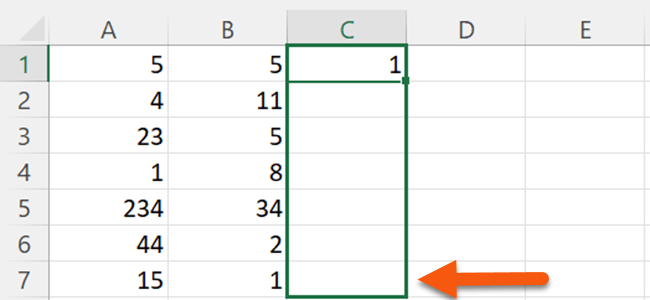 Træk i markøren for at udvide din formel til de resterende celler